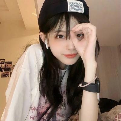 佛前灯下不见君